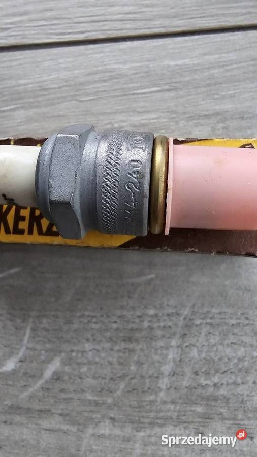 Nowa świeca ddr isolator rfn nrd Pozostałe Pozostałe Kartuzy sprzedam