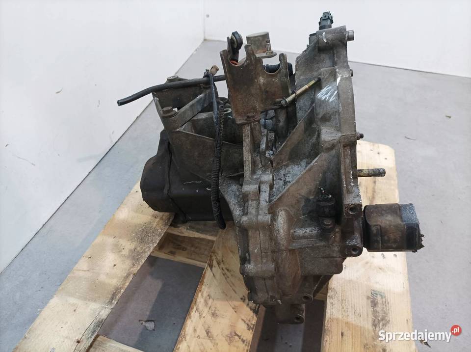 SKRZYNIA BIEGÓW 06018AE01754 16 Landwind CV9 I sprzedam