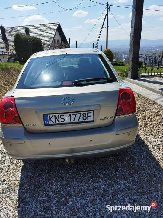 Toyota Avensis Samochody osobowe