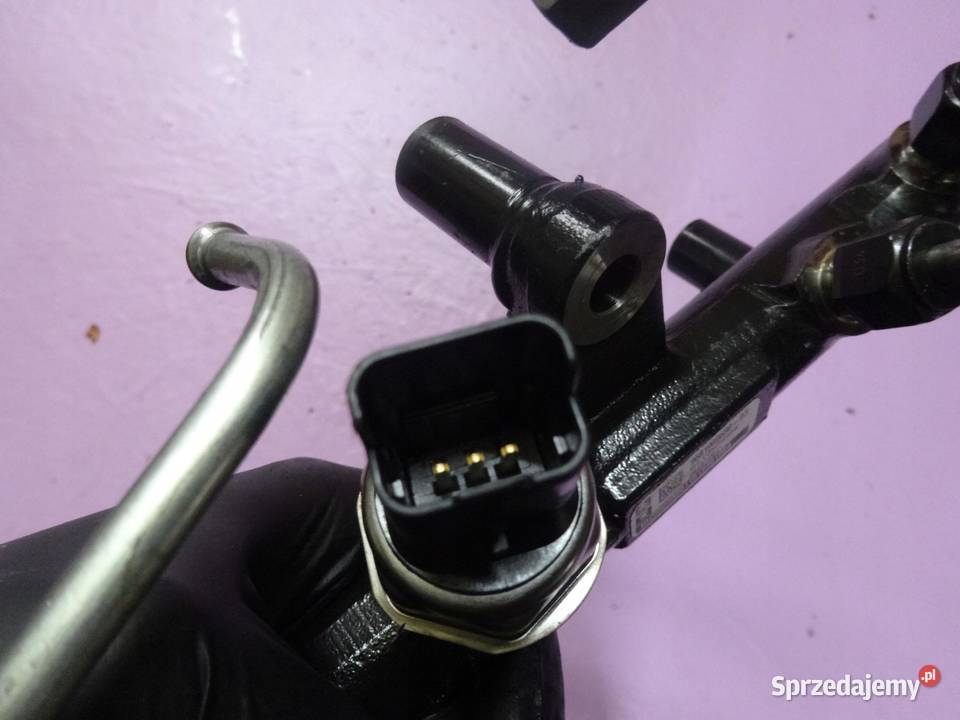Mondeo 20TDCI 140 11R 9681909680 28497Z01 LISTWA sprzedam