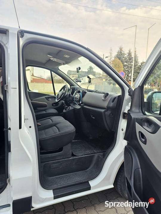 Renault Trafic 9 osobowy Long Warszawa
