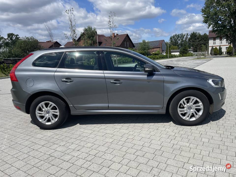 XC60 24 D4 Momentum AWD 190 aut krajowy Paniówki
