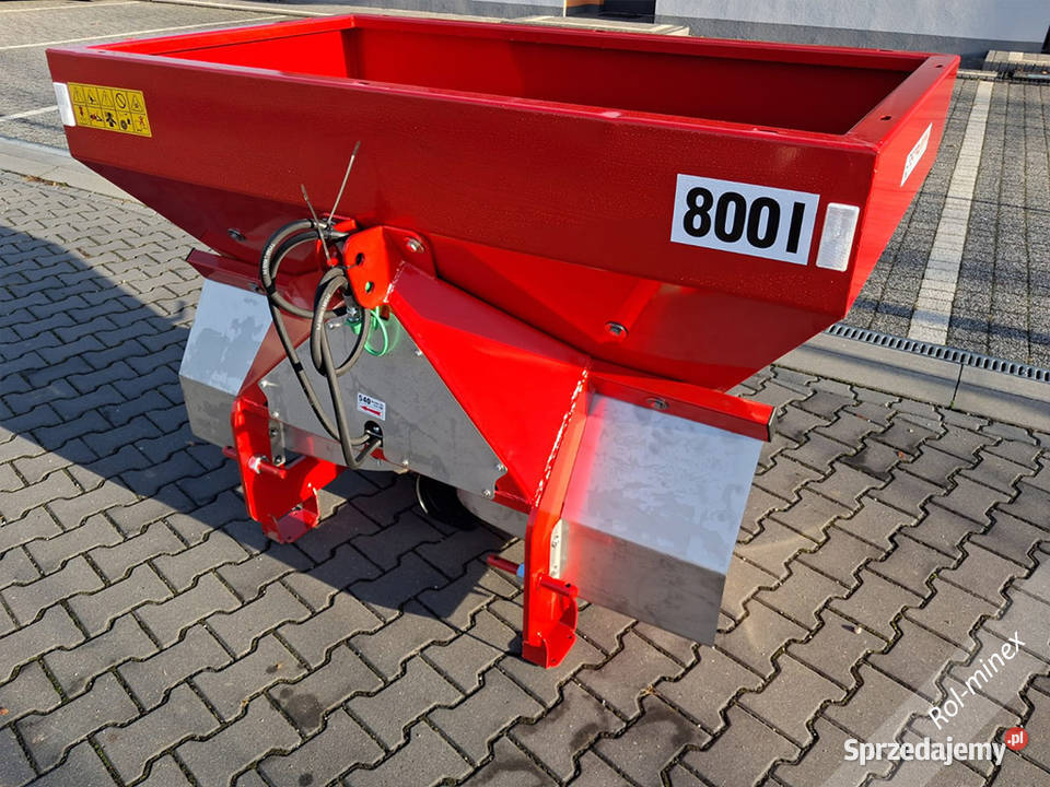600 STRUMYK TYTAN Rozsiewacz do nawozów Rozsiewacze nawozów