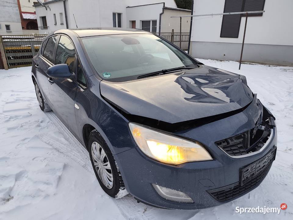 Opel Astra J 14 Turbo 140 2011 210 Kostrzyn