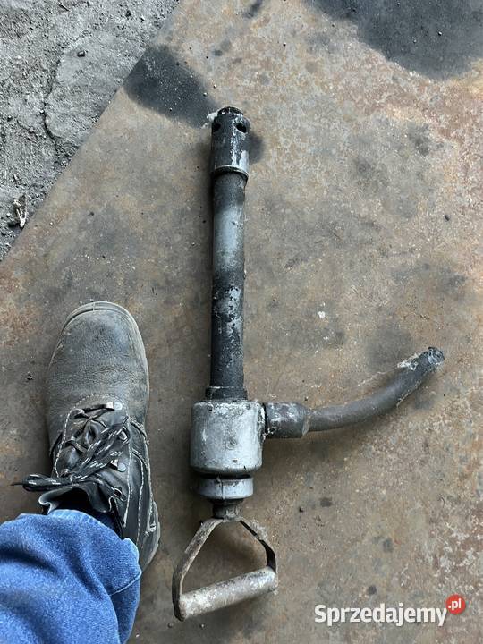 Zabytkowa PRL pompa do oleju paliwa Pompy do paliw Toruń