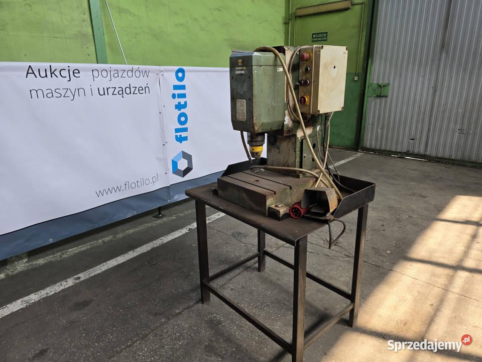 Pneumatyczna nitownica radialna BRCKER PN 210 8 Rok produkcji 1990 Biskupice
