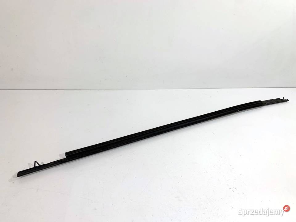 LISTWA ZGARNIAJĄCA PRZÓD PRAWY TOYOTA COROLLA