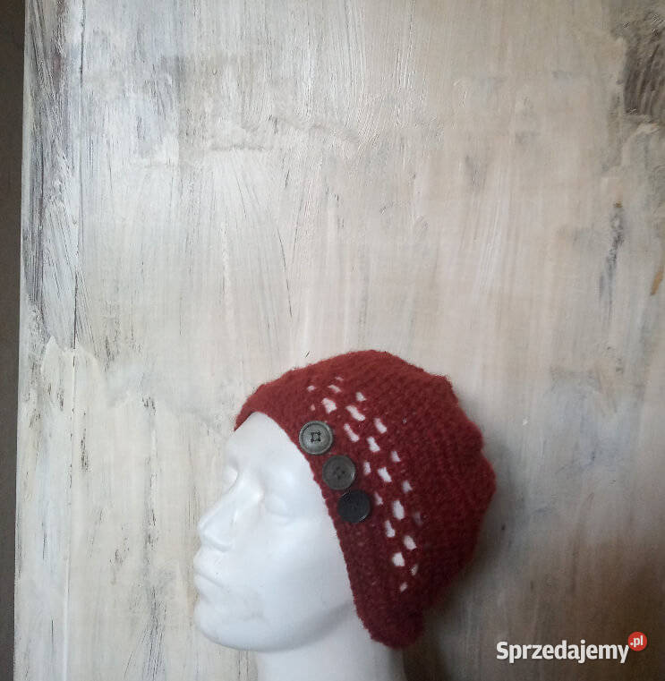 czerwona czapka Będzin