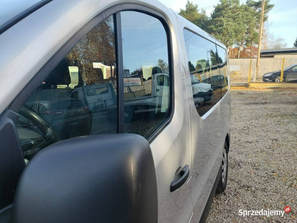 Opel Vivaro 162000 9 osób Super stanModel 2018