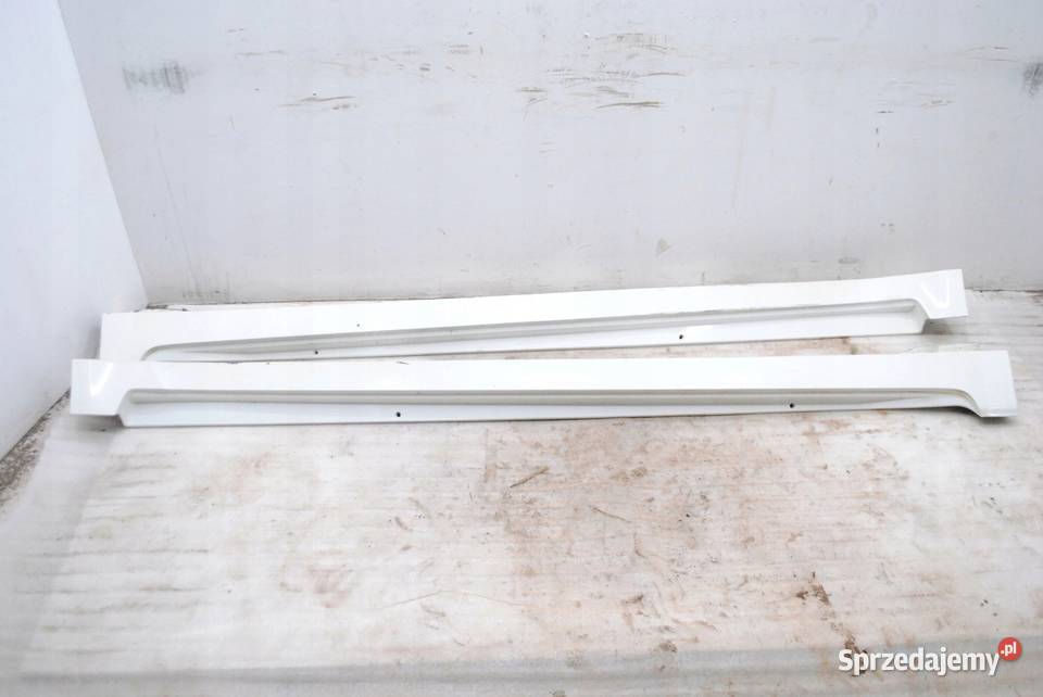 LISTWY PROGOWE TOYOTA AVENSIS T27 LIFT KOMBI osobowe