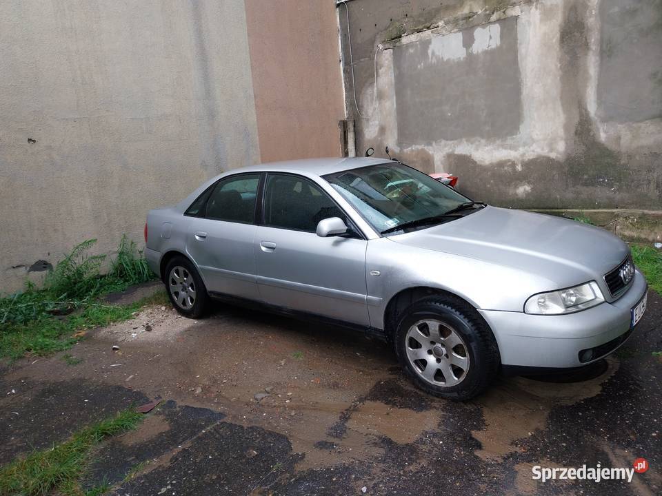 Sprzedam audi a4 b5 z lpg Rok produkcji 2000 Bełchatów