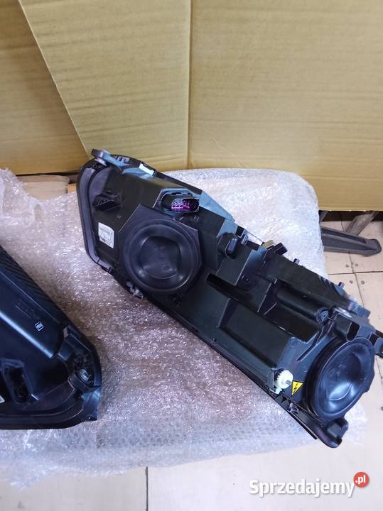 VW TiguanI lift reflektory bixenon LED skrętny
