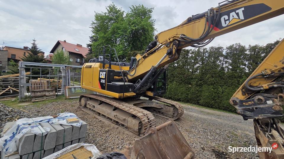 ładny CAT 323EL 2011 Wieszowa sprzedam