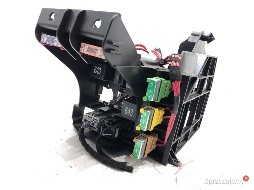 SKRZYNKA BEZPIECZNIKÓW AUDI A8 D3 4E1937503A