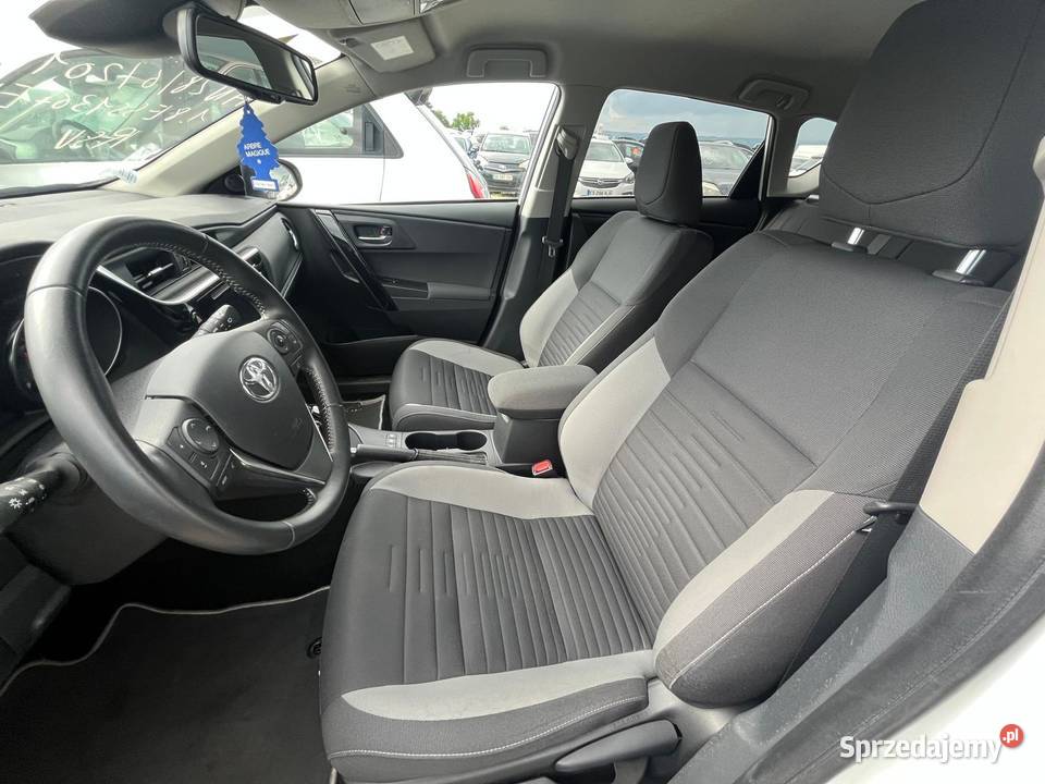 TOYOTA Auris II 18 136 Design EY474 Wrocław
