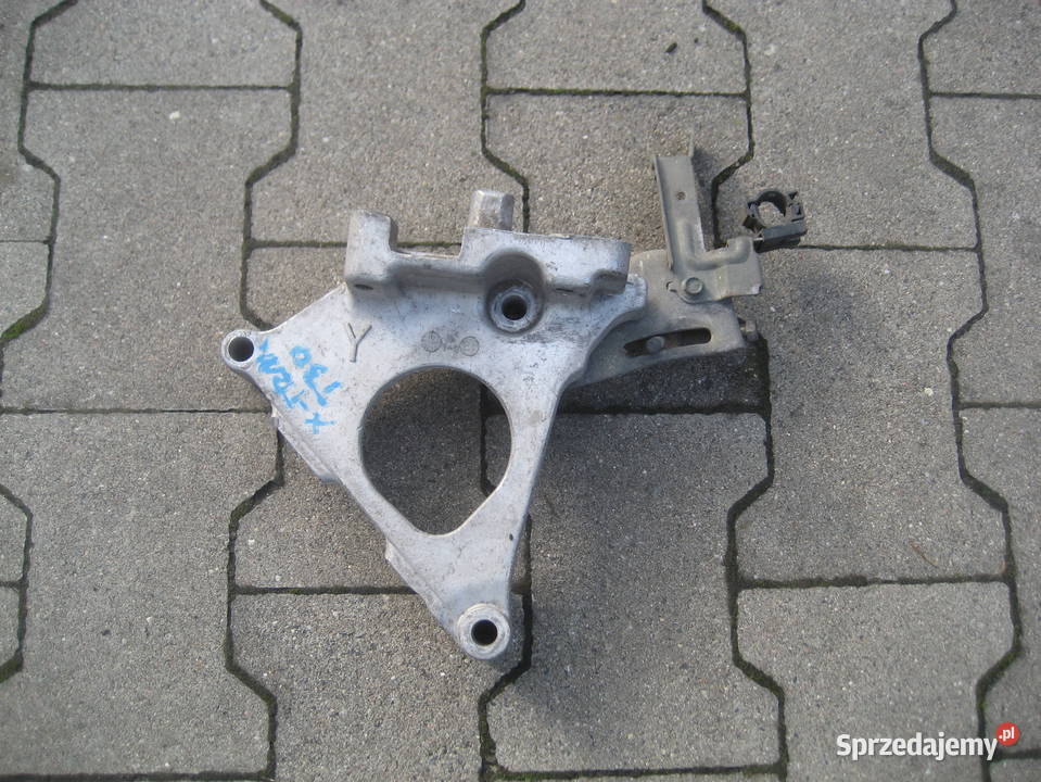 nissan x trail t30 0106r 22 dci łapa wspornik