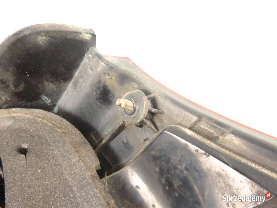 LAMPA LEWA TYLNA VW GOLF IV 1J6945111S