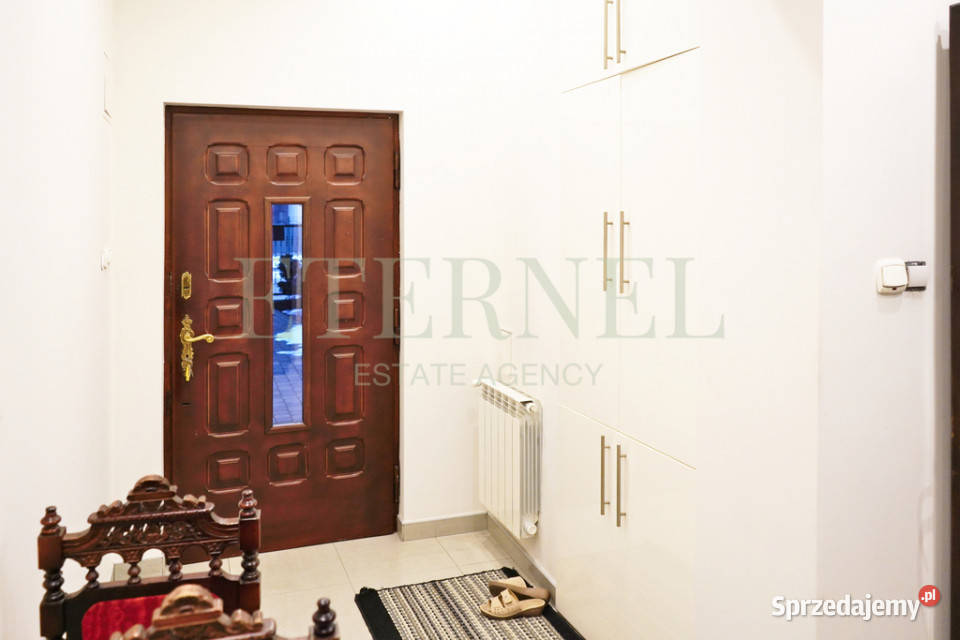 Dom dwupiętrowy z garażem ogrodem strychiem Kraków