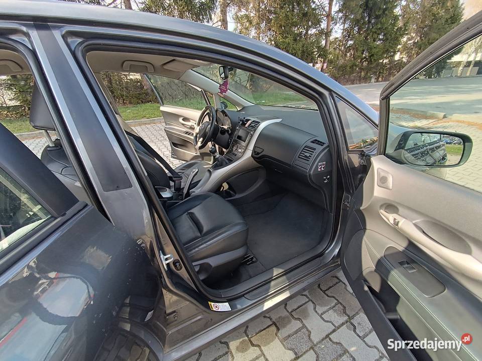 Auris D4D bogato wyposażony Toyota Dębica