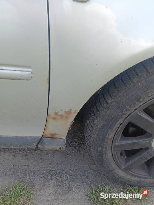 Błotnik Prawy LYZM Audi A3 8L x2 osobowe Myszków