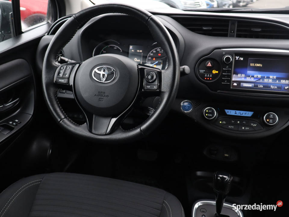 Toyota Yaris 15 Hybrid wielofunkcyjna kierownica Bielany Wrocławskie