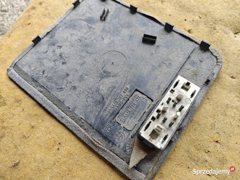 Maskownica szyberdachu BMW E34 osobowe