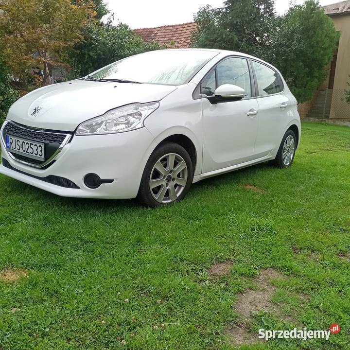 Peugeot 208 14hdi manualna Cieklin