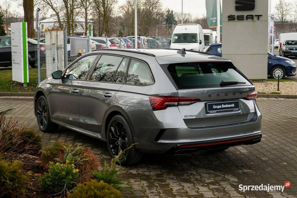 koda Octavia Combi RS 20 TSI 265 DSG Dostępna światła LED Łódź