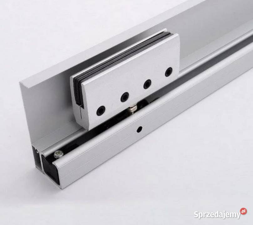 Drzwi przesuwne szklane pokojowe z uchwytem