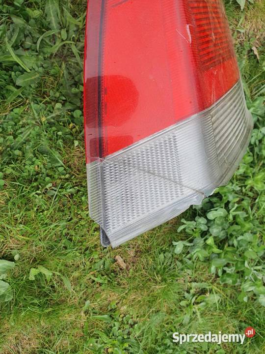 Lampa tylna lewa Volvo s60 0004 uszkodzona Lampy tylne Kraków