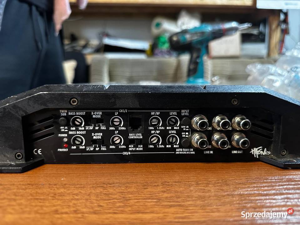 Wzmacniacz HIFONICS ZEUS ZRX4404