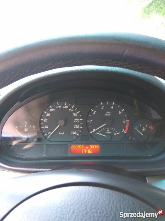 Złote BMW E46 Coupe LPG Rok produkcji 2003 Grudziądz