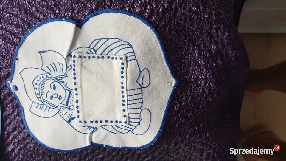 Stare tkaniny ozdobne haftowane do przedwojennej Poznań