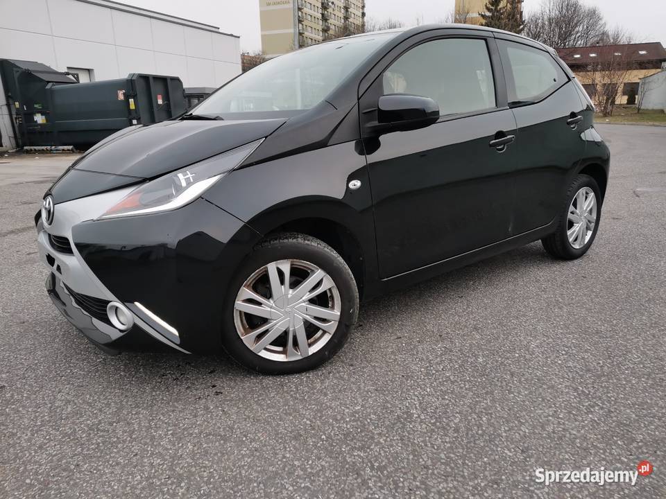 Toyota Aygo z Niemiec z kamerą cofania światła do jazdy dziennej Tarnów sprzedam