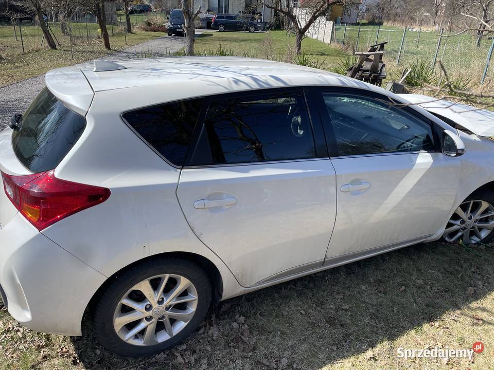 Toyota Auris 2015 r 14 D Skarżysko-Kamienna sprzedam