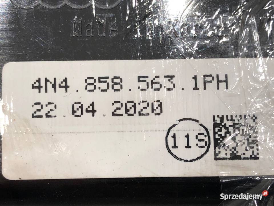 LAMPKA PODSUFITKI LUSTERKO TYŁ AUDI A8 D5 Motoryzacja