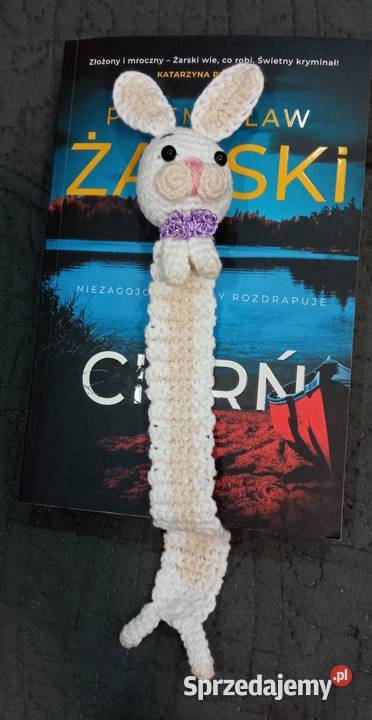 Króliczek wykonany na szydełku zakładka do Łask