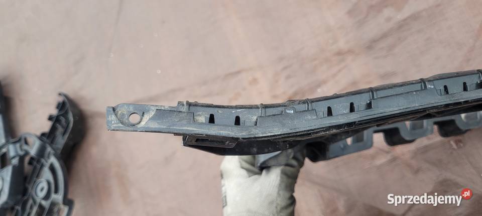 VW PASSAT B8 PRAWY LEWY KOMPLET ŚLIZG ZDERZAKA Ruda Śląska