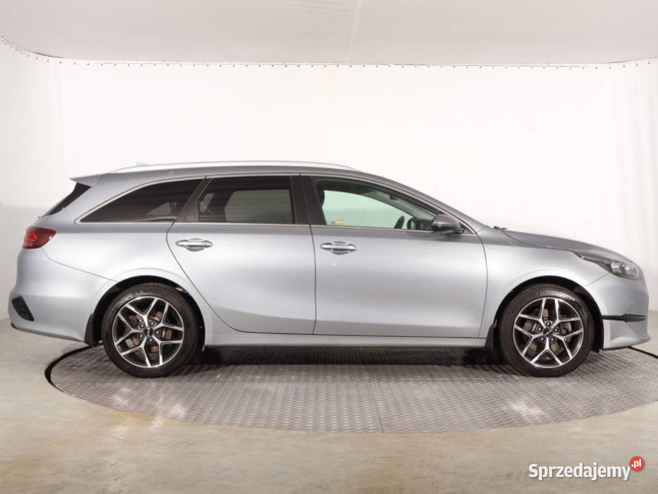 Kia Ceed 10 TGDI szary Katowice