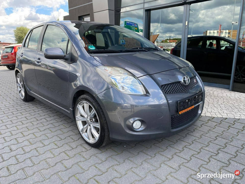 Toyota Yaris klimatronic benzynka manual manualna Żory sprzedam