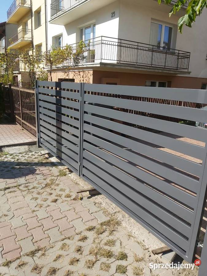 Brama przesuwna rozwierna