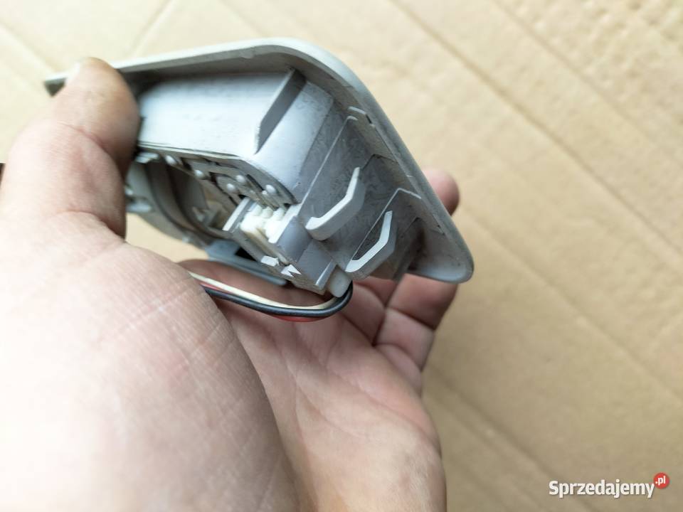 Primastar Trafic Vivaro LAMPKA WNĘTRZA Kamień-Kolonia