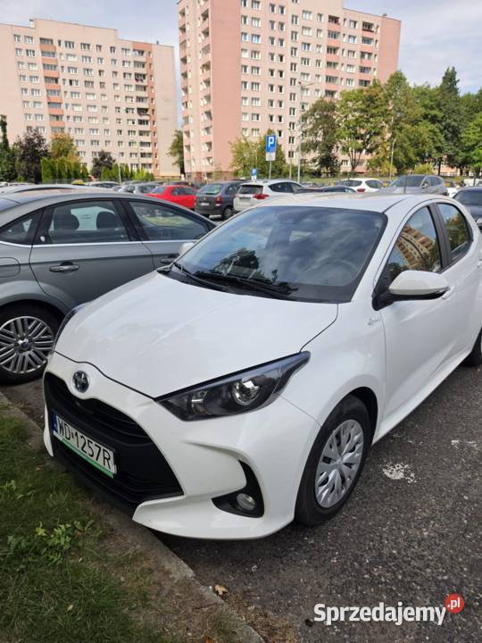 Toyota Yaris Hybrid 15 Comfort automat 2022 ok sprzedam