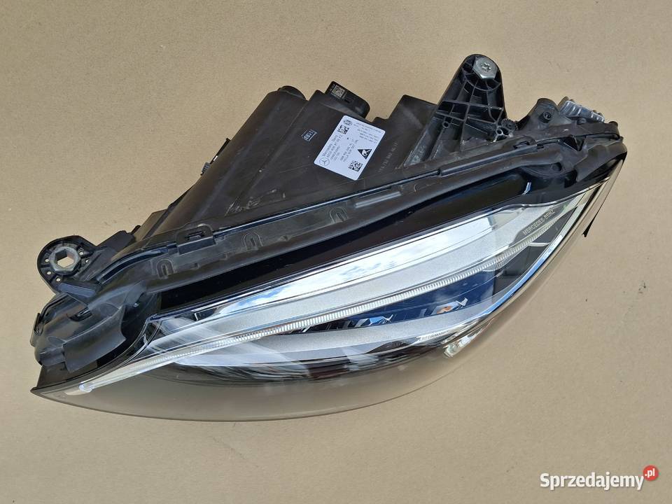MERCEDES CKLASA W205 LIFT USA REFLEKTOR LEWY Bieleń