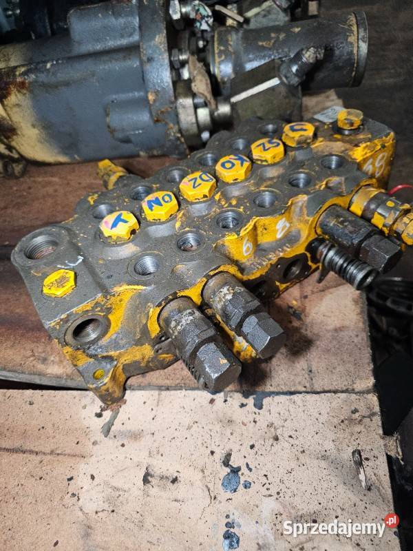 Rozdzielacz hydrauliczny koparki JCB do modeli pomorskie Gdynia