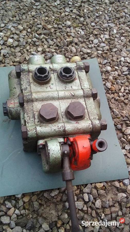 Rozdzielacz dwusekcyjny