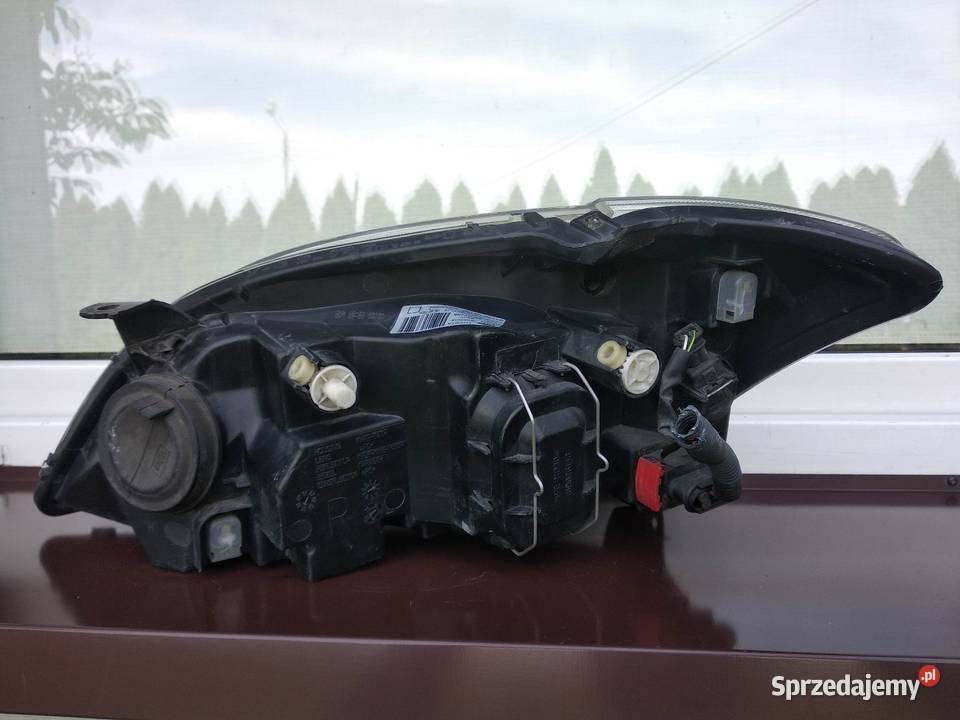 Toyota Corolla E12 lampa przednia prawa Sieradz
