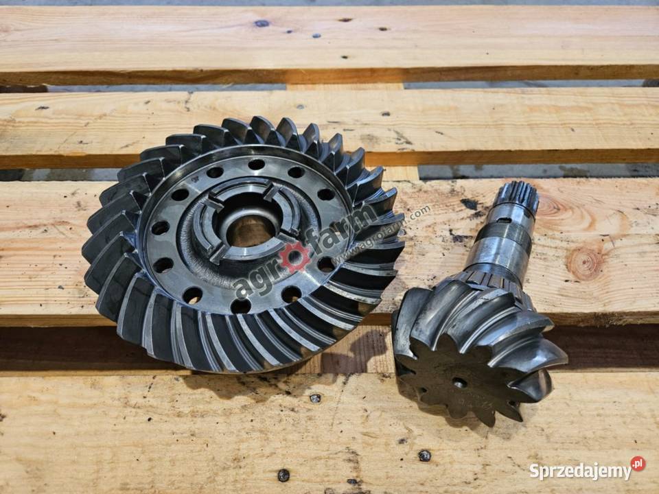 Wałek atakujący koło Z11x28 Case Puma 130 Byków