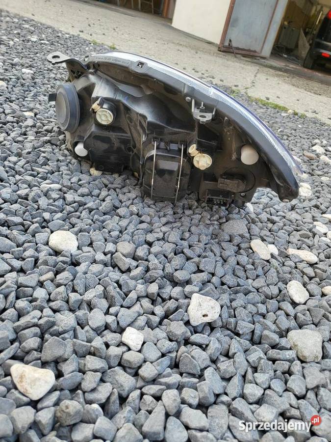 Sprzedam lampę prawą do toyota Corolla prawe Zdzieszowice