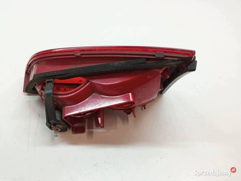 LAMPA TYŁ W KLAPĘ LEWA SEDAN Audi A4 IV 20082015 osobowe